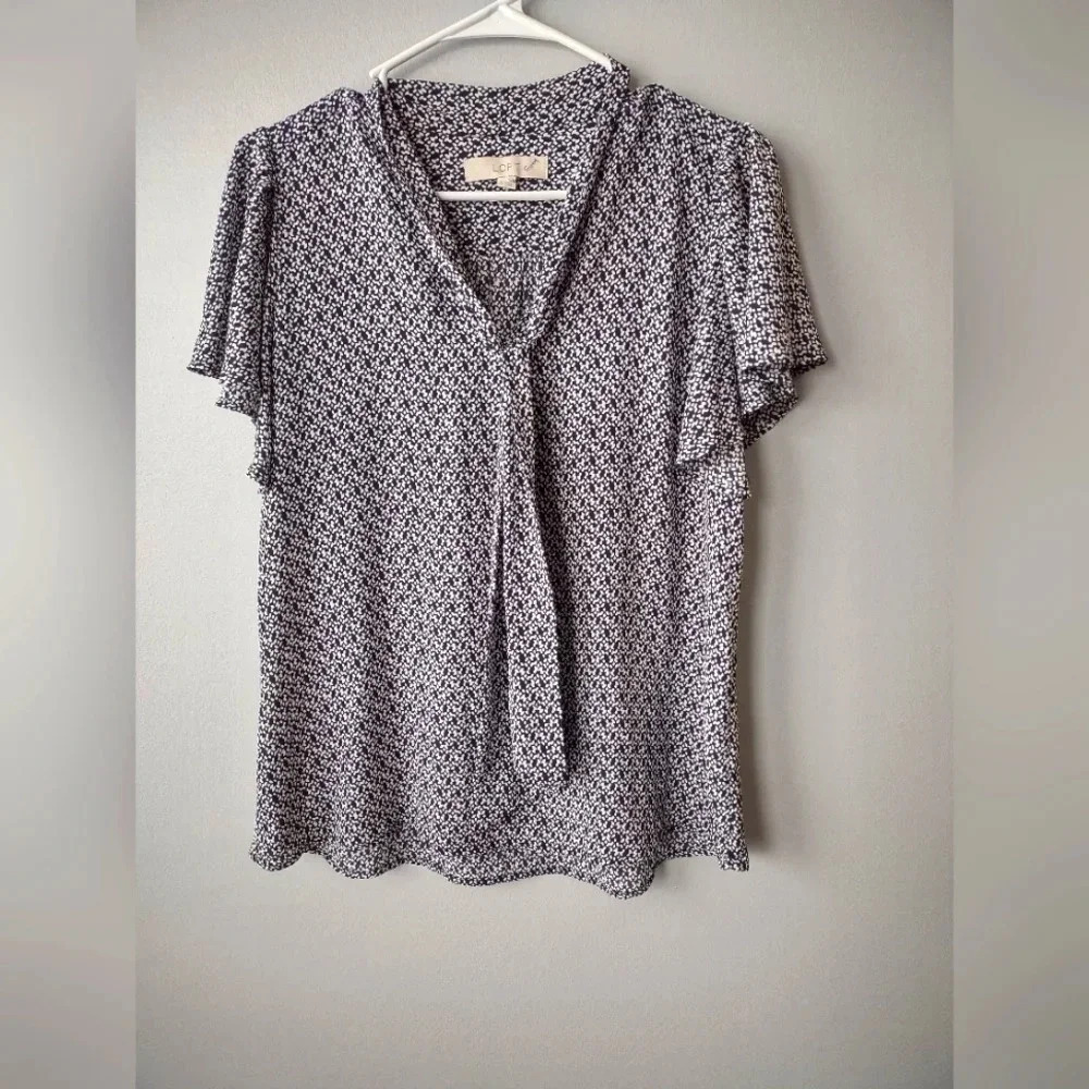 Loft cap sleeve S blouse front tie black white blue, business, office attire